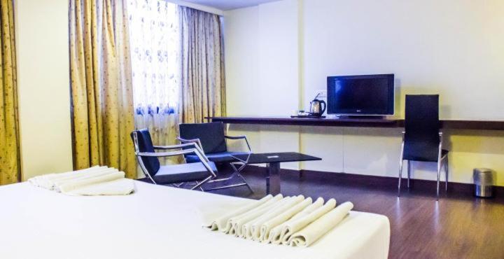 Hotel Metro Park Inn Coimbatore Buitenkant foto